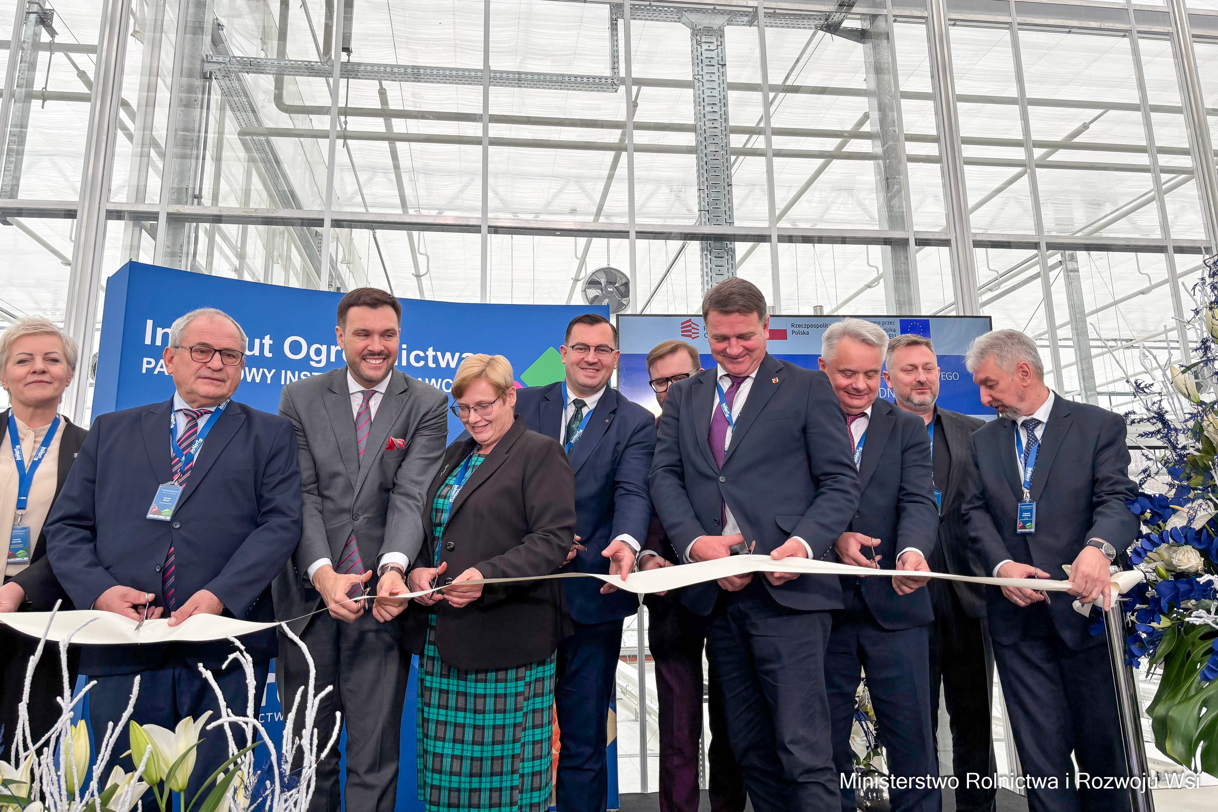 Nowy kompleks badawczy IO-PIB otwarty. Inwestycja wzmacnia pozycję polskiego ogrodnictwa