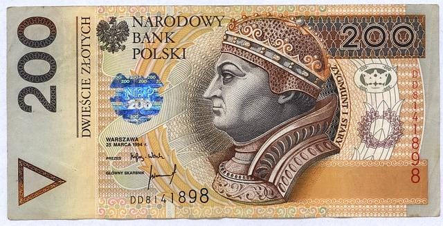 money 1233713 640